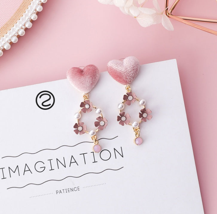 Boucles d’Oreilles “Fleur de Charme” – Élégance Florale & Tendance Coréenne
