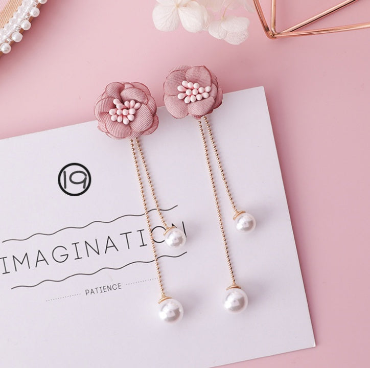 Boucles d’Oreilles “Fleur de Charme” – Élégance Florale & Tendance Coréenne