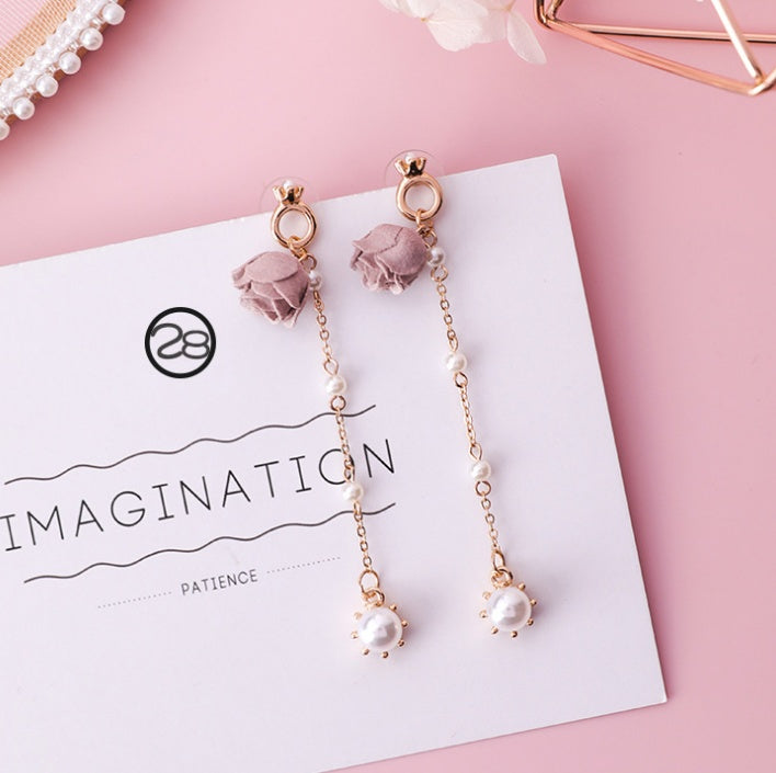 Boucles d’Oreilles “Fleur de Charme” – Élégance Florale & Tendance Coréenne