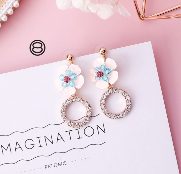 Boucles d’Oreilles “Fleur de Charme” – Élégance Florale & Tendance Coréenne