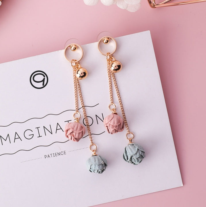 Boucles d’Oreilles “Fleur de Charme” – Élégance Florale & Tendance Coréenne