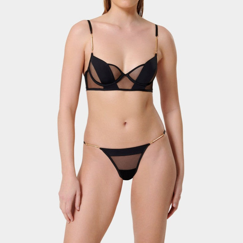 Ensemble lingerie “Éclat Noir” – Élégance & audace