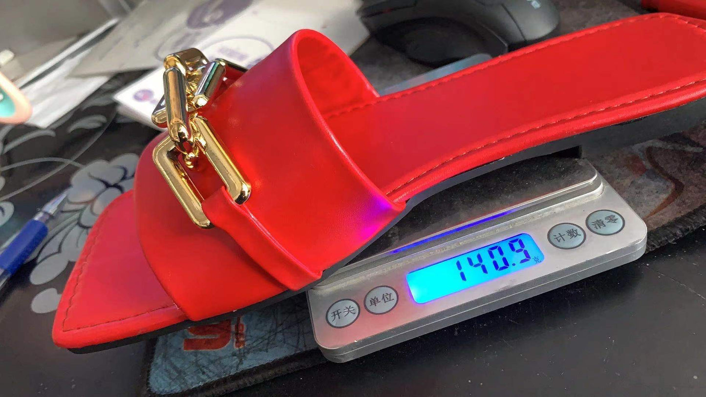 Sandales Plates Femme avec Chaîne Dorée – Style Chic et Confort Quotidien