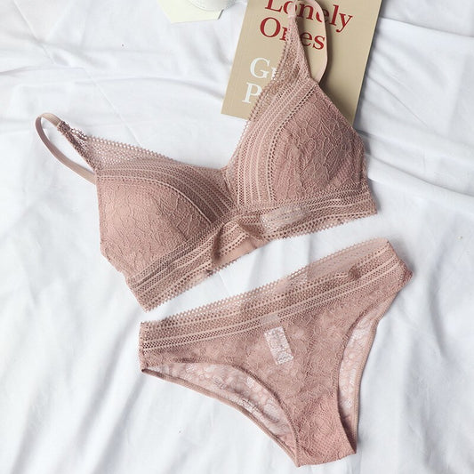 Ensemble Lingerie en Dentelle – Douceur & Élégance Naturelle