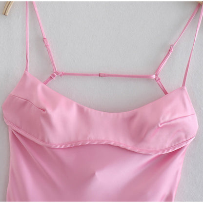 Robe Longue Satinée Rose – Élégance & Séduction