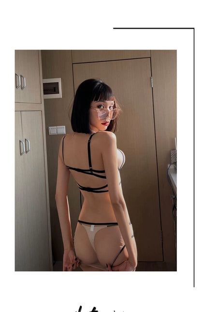 Ensemble lingerie “Strappy Illusion” – Moderne, sensuel, affirmé