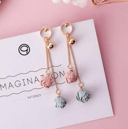 Boucles d’Oreilles “Fleur de Charme” – Élégance Florale & Tendance Coréenne