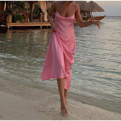 Robe Longue Satinée Rose – Élégance & Séduction