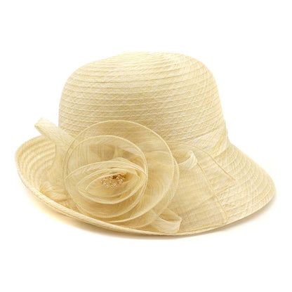 Chapeau “Élégance Soleil” – L’Accessoire Chic de vos Étés