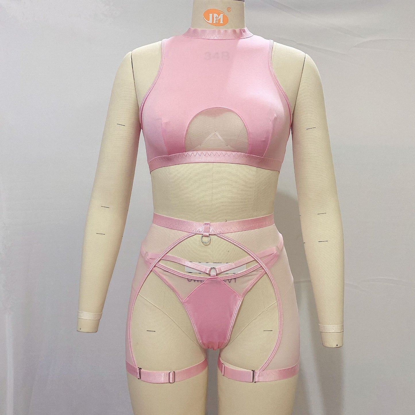 Ensemble “Éclat Rose” – Lingerie Audacieuse & Élégante