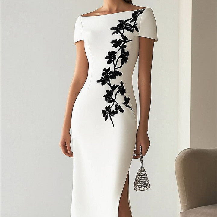 Robe Blanche Élégante à Épaules Dénudées – Imprimé Floral Digital Chic