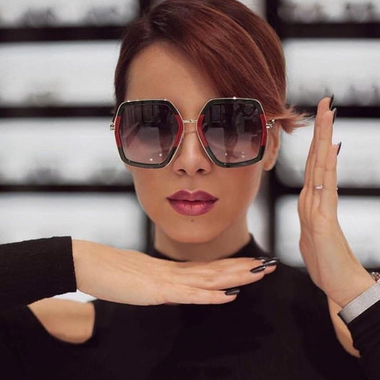 Lunettes de Soleil “Hexa Chic” – Forme Géométrique & Élégance Moderne