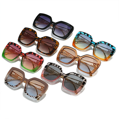Lunettes de Soleil “Square Icon” – Style Audacieux & Élégance Assurée