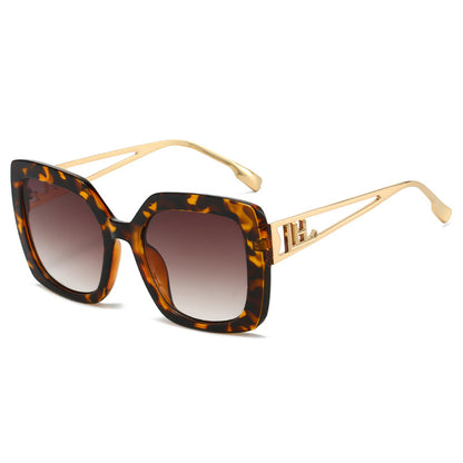 Lunettes de Soleil “Square Icon” – Style Audacieux & Élégance Assurée