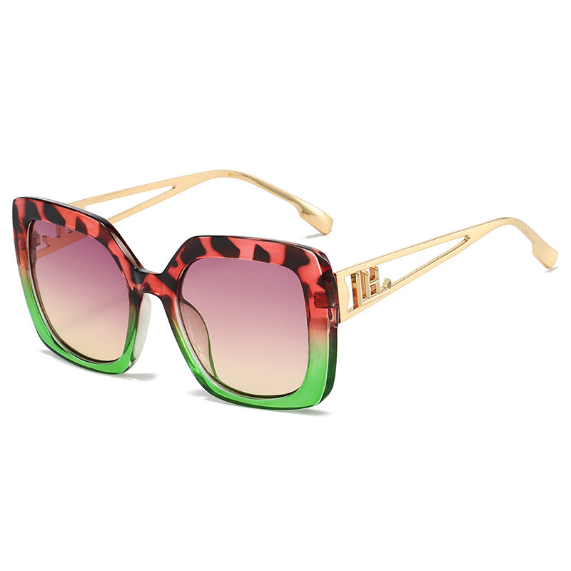 Lunettes de Soleil “Square Icon” – Style Audacieux & Élégance Assurée