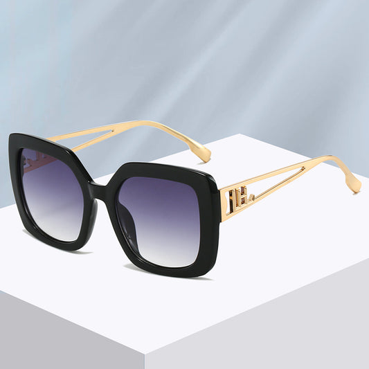 Lunettes de Soleil “Square Icon” – Style Audacieux & Élégance Assurée