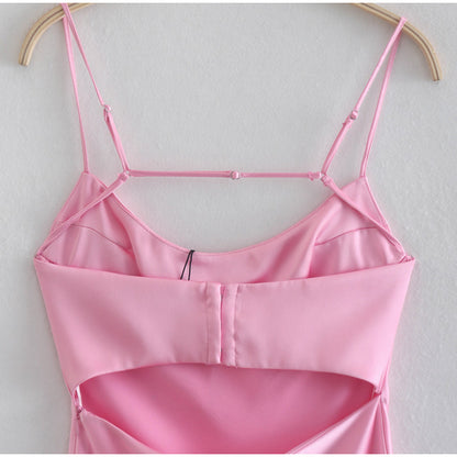 Robe Longue Satinée Rose – Élégance & Séduction